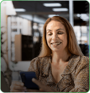 Imagem ilustrativa de mulher sorrindo